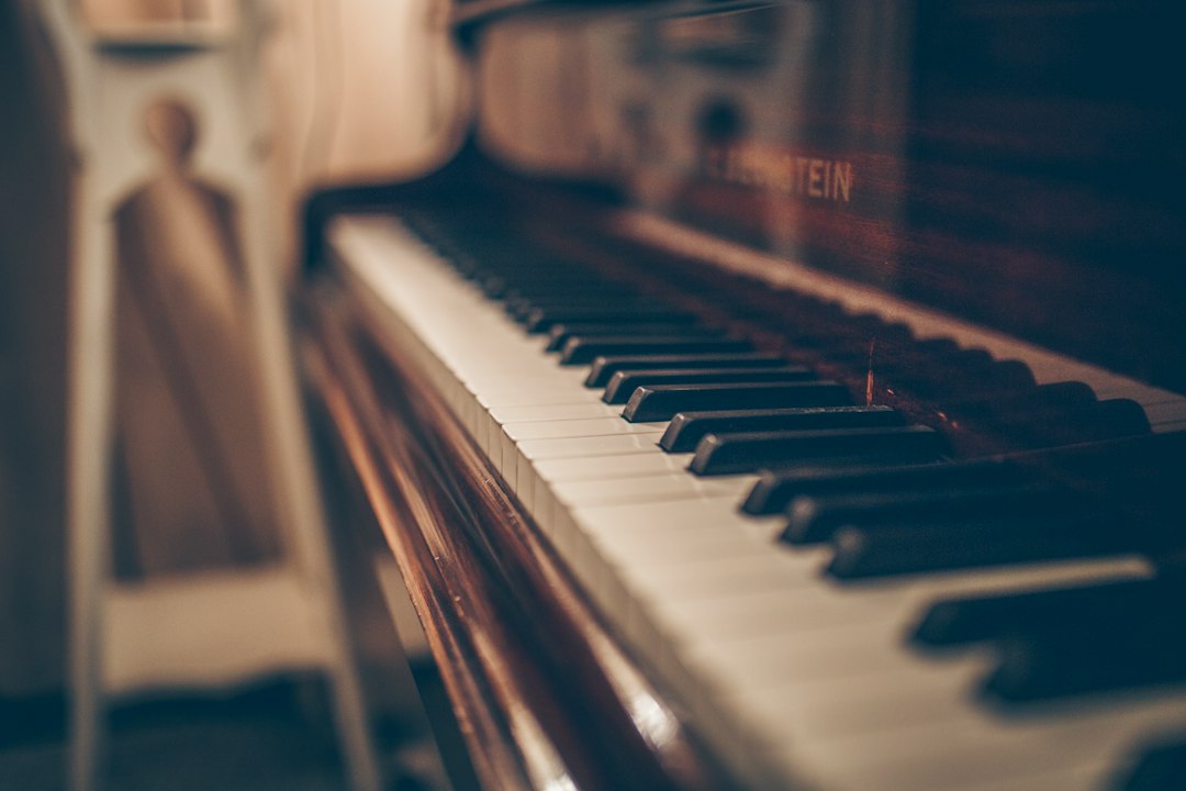 Keyboard and recording studio illustrating Larry Knechtel's session musician career
